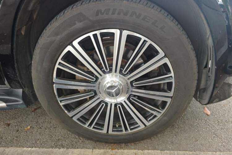 Used Mercedes-Benz GL-Class  Right Front Wheel Hub