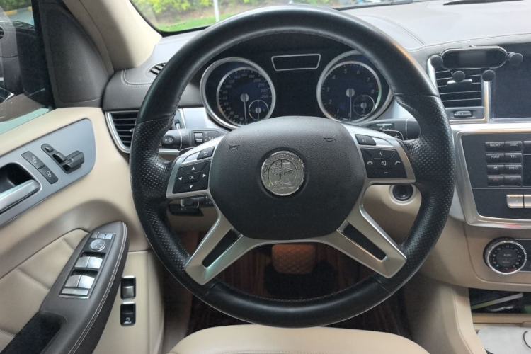 Used Mercedes-Benz GL-Class 2015 GL 400 4MATIC Dynamic Model Steering Wheel