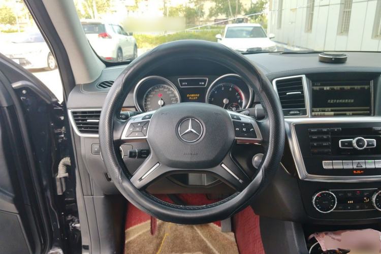Used Mercedes-Benz GL-Class 2015 GL 400 4MATIC Luxury Model Steering Wheel