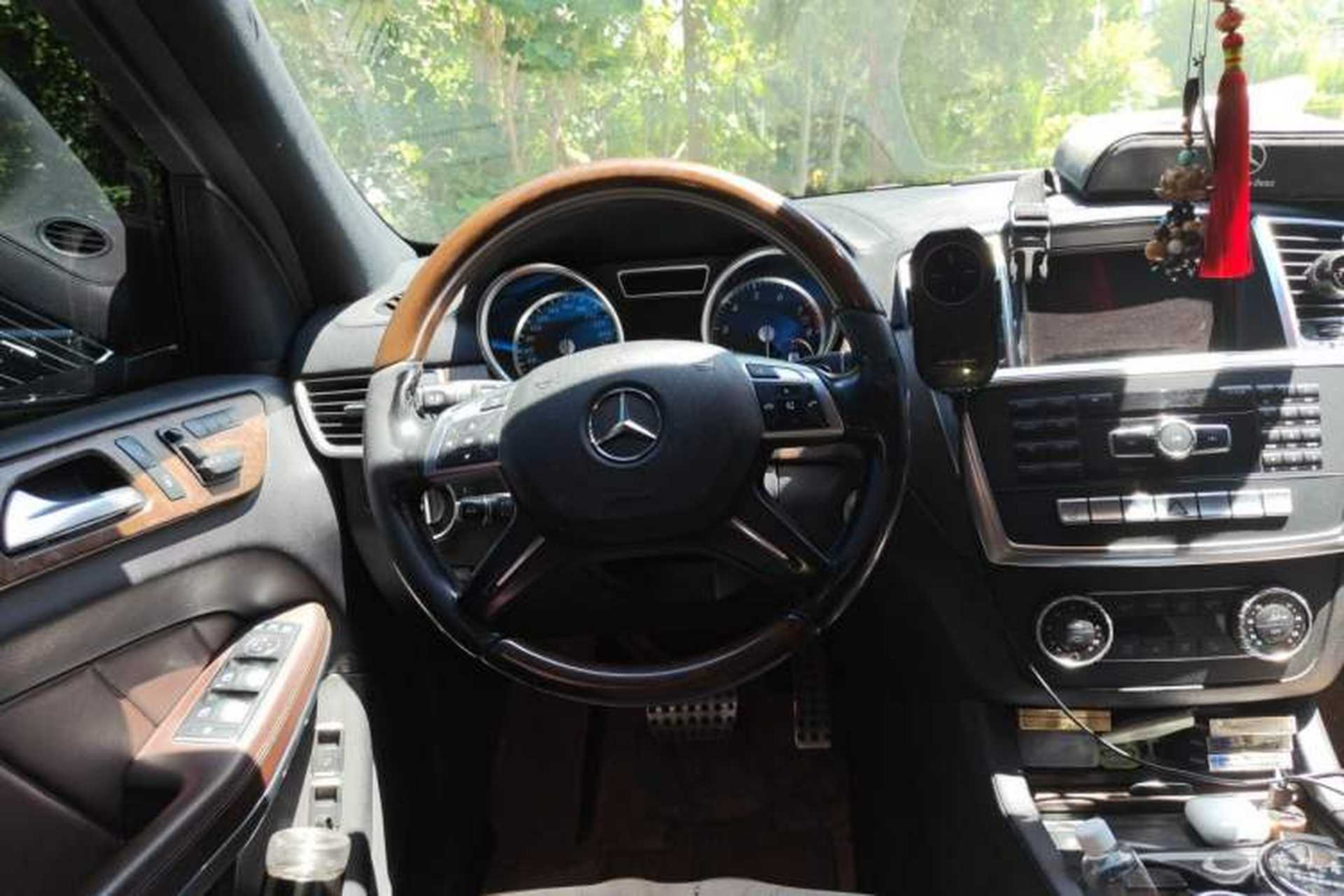 Used Mercedes-Benz GL-Class 2015 GL 500 4MATIC Steering Wheel