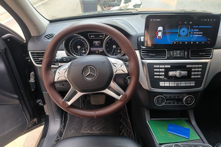 Used Mercedes-Benz GL-Class 2015 GL 400 4MATIC Dynamic Model Steering Wheel