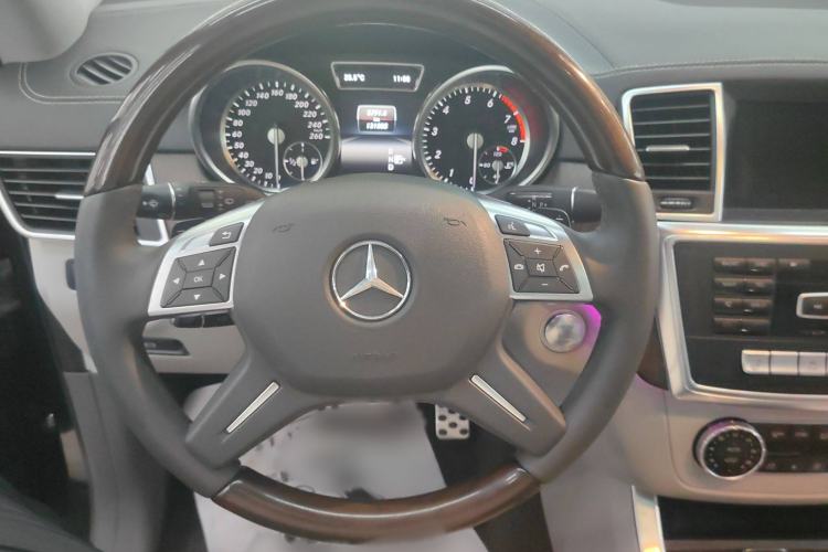 Used Mercedes-Benz GL-Class 2015 GL 400 4MATIC Luxury Model Steering Wheel