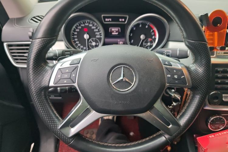 Used Mercedes-Benz GL-Class 2015 GL 400 4MATIC Dynamic Model Steering Wheel