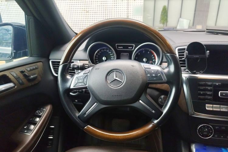 Used Mercedes-Benz GL-Class 2015 GL 500 4MATIC Steering Wheel