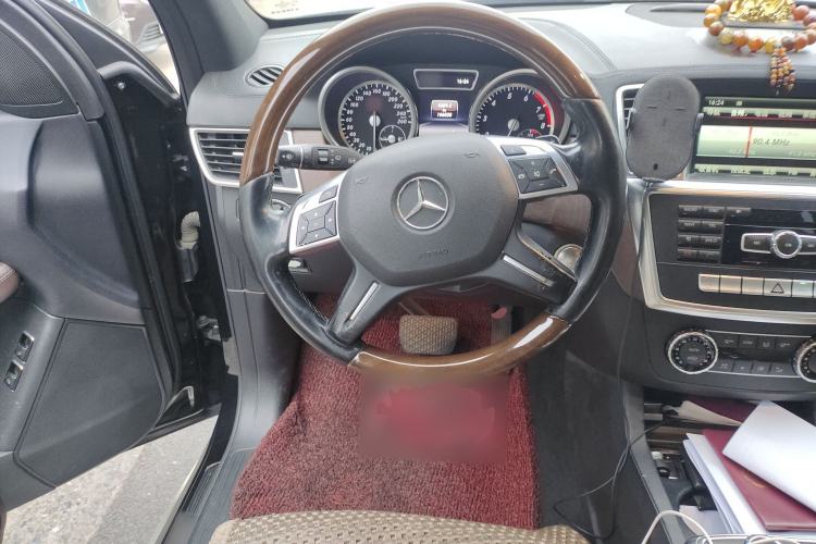 Used Mercedes-Benz GL-Class 2015 GL 400 4MATIC Luxury Model Steering Wheel