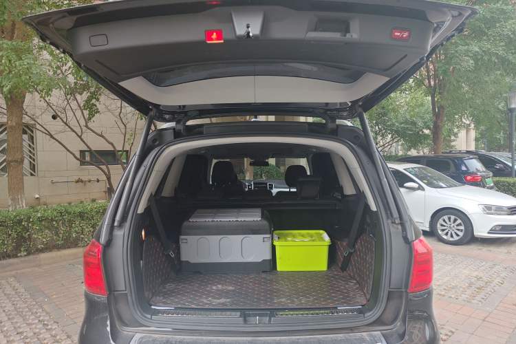 Used Mercedes-Benz GL-Class 2015 GL 400 4MATIC Dynamic Model Trunk