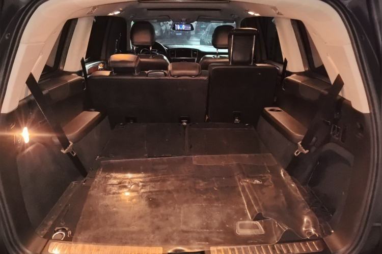 Used Mercedes-Benz GL-Class  Trunk