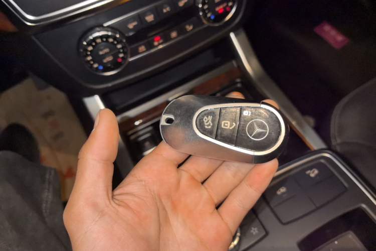 Used Mercedes-Benz GL-Class  Vehicle Key
