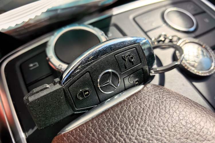 Used Mercedes-Benz GL-Class 2015 GL 500 4MATIC Vehicle Key