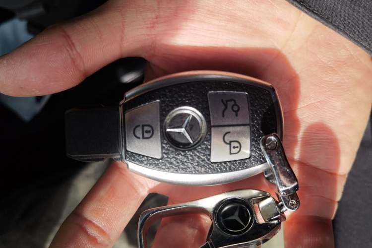 Used Mercedes-Benz GL-Class 2015 GL 500 4MATIC Vehicle Key