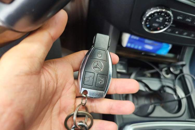 Used Mercedes-Benz GL-Class 2015 GL 500 4MATIC Vehicle Key