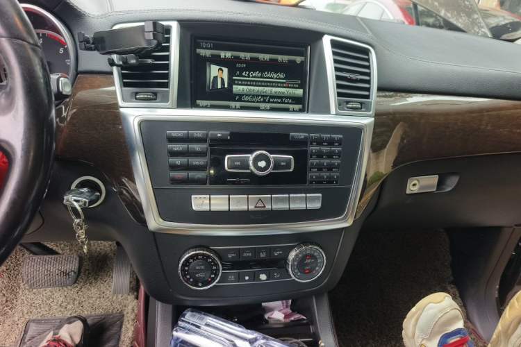 Used Mercedes-Benz GL-Class 2015 GL 350 CDI 4MATIC Audio And AC Panel
