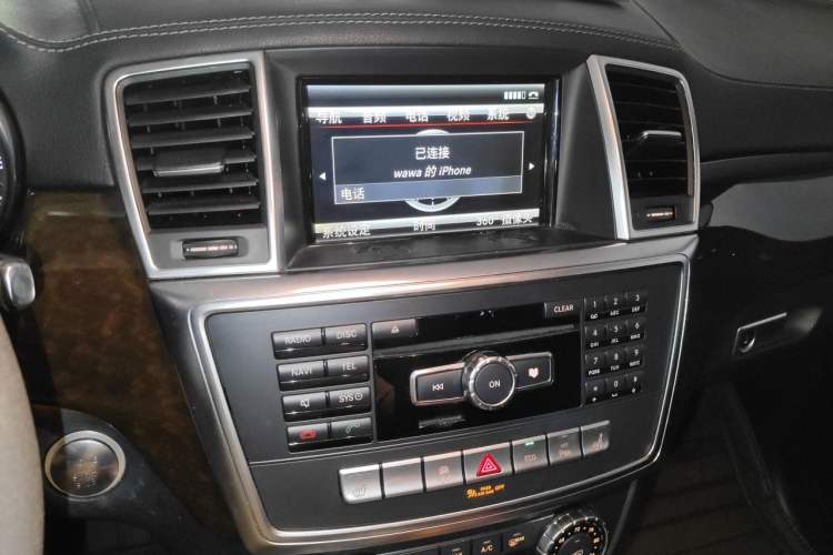 Used Mercedes-Benz GL-Class  Audio And AC Panel