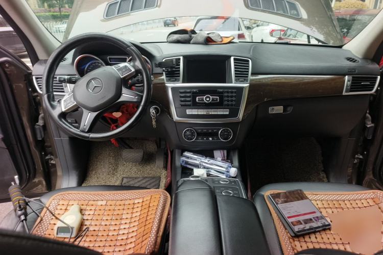 Used Mercedes-Benz GL-Class 2015 GL 350 CDI 4MATIC Center Console