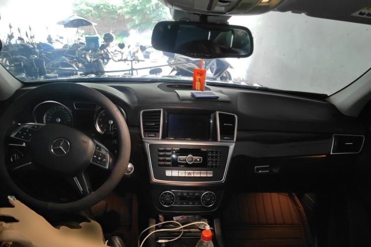 Used Mercedes-Benz GL-Class  Center Console