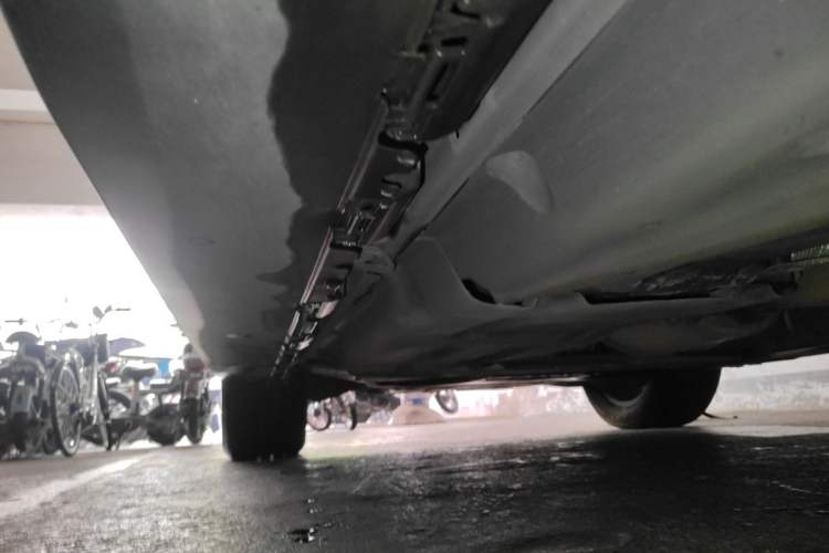 Used Mercedes-Benz GL-Class  Chassis Rear Left
