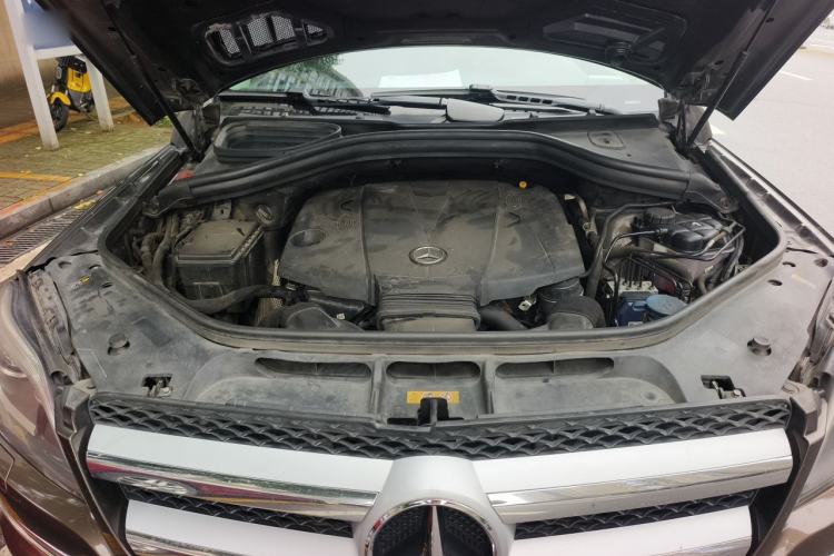 Used Mercedes-Benz GL-Class 2015 GL 350 CDI 4MATIC Engine Bay