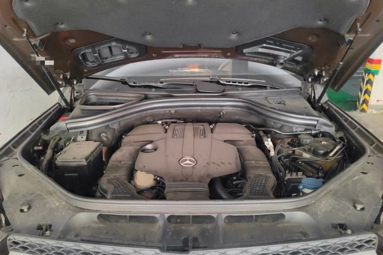 Used Mercedes-Benz GL-Class  Engine Bay