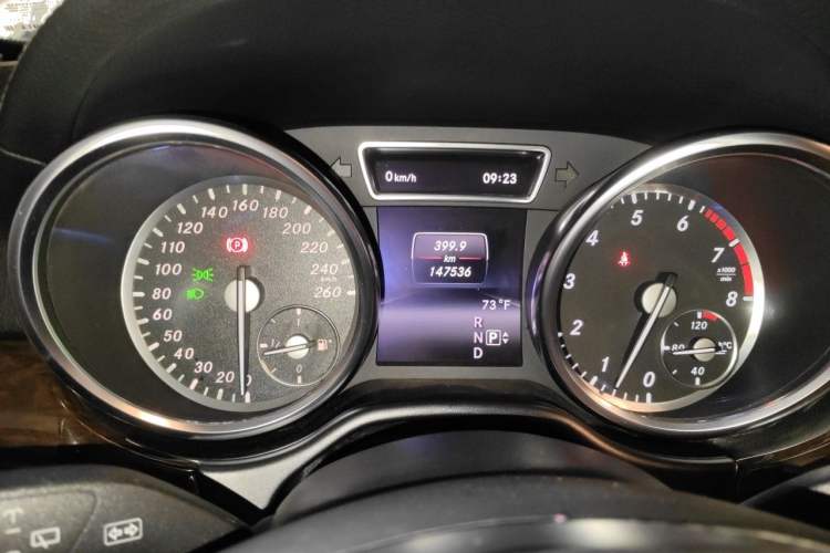 Used Mercedes-Benz GL-Class  Instrument Cluster
