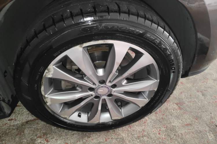 Used Mercedes-Benz GL-Class  Right Front Wheel Hub