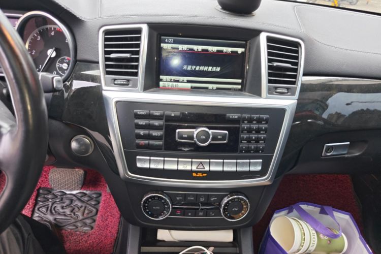 Used Mercedes-Benz GL-Class  Audio And AC Panel