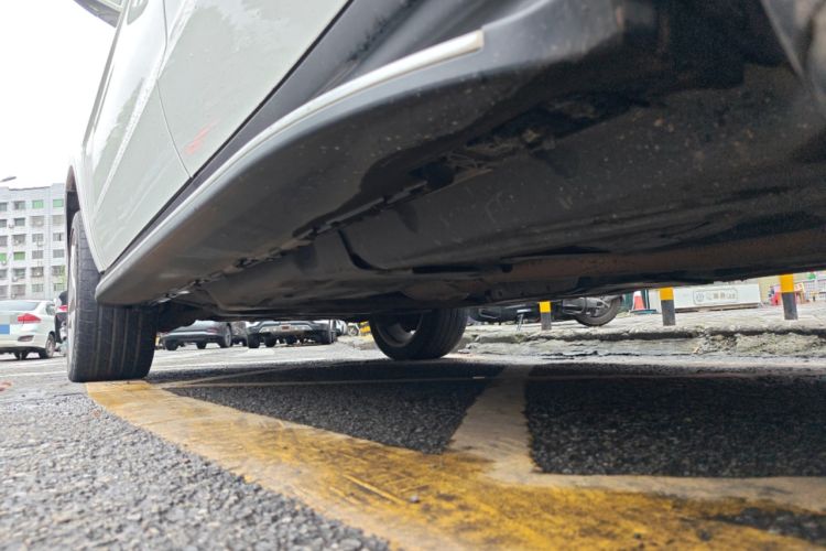 Used Mercedes-Benz GL-Class  Chassis Rear Left