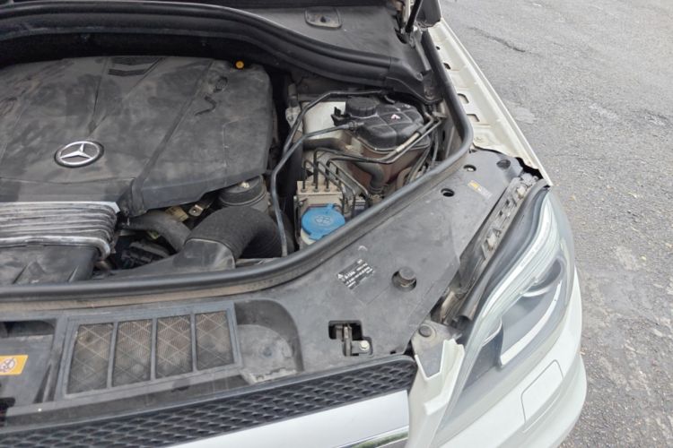 Used Mercedes-Benz GL-Class  Engine Bay Left
