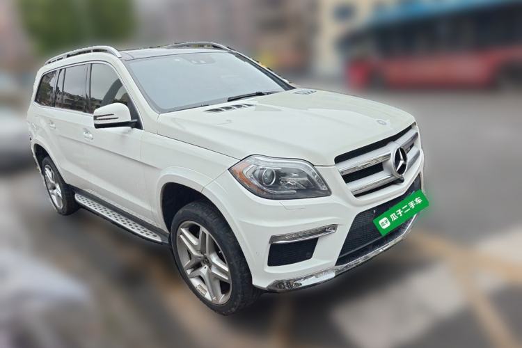 Used Mercedes-Benz GL-Class  Front Right 45 Deg
