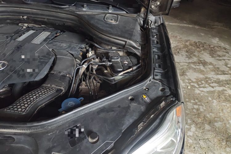 Used Mercedes-Benz GL-Class  Engine Bay Left