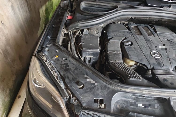 Used Mercedes-Benz GL-Class  Engine Bay Right