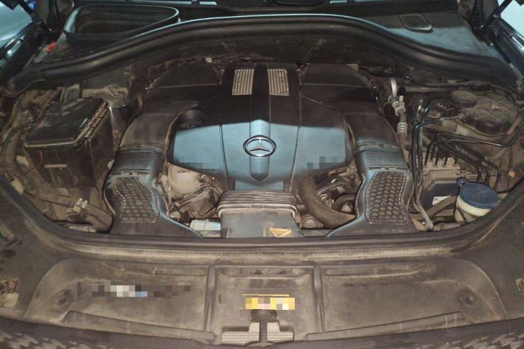 Used Mercedes-Benz GL-Class  Engine Bay
