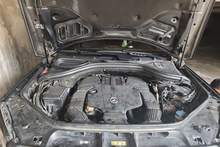 Used Mercedes-Benz GL-Class  Engine Bay