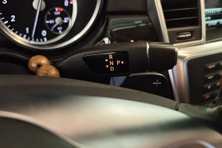 Used Mercedes-Benz GL-Class  Gear Lever
