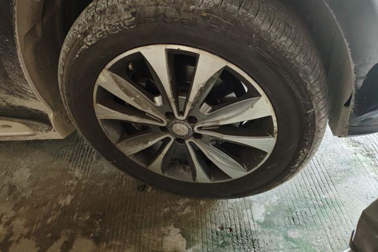 Used Mercedes-Benz GL-Class  Right Front Wheel Hub