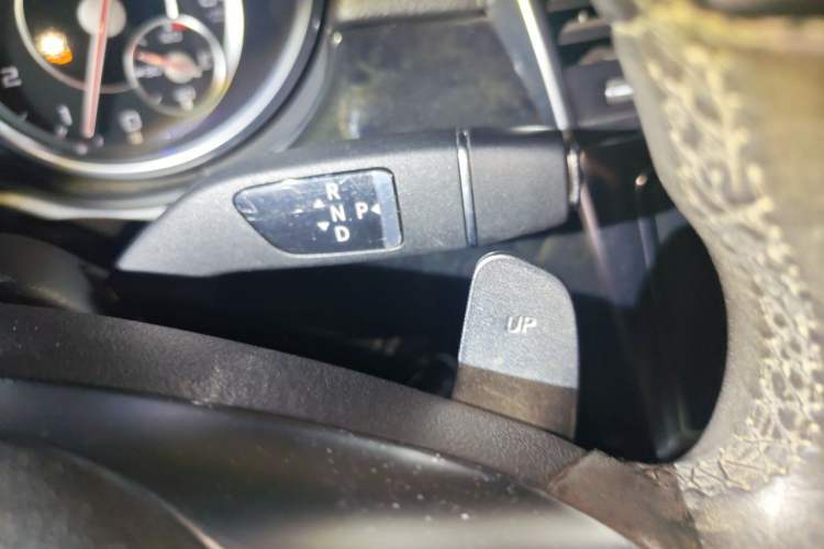 Used Mercedes-Benz GL-Class AMG 2013 AMG GL 63 Gear Lever