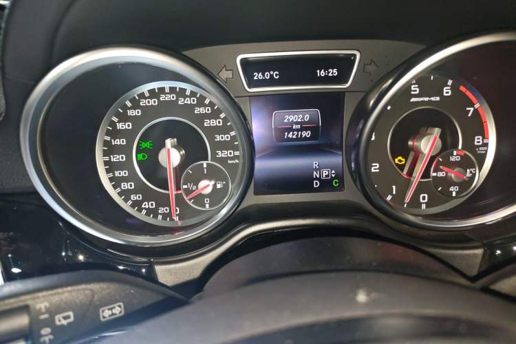 Used Mercedes-Benz GL-Class AMG 2013 AMG GL 63 Odometer Close Up