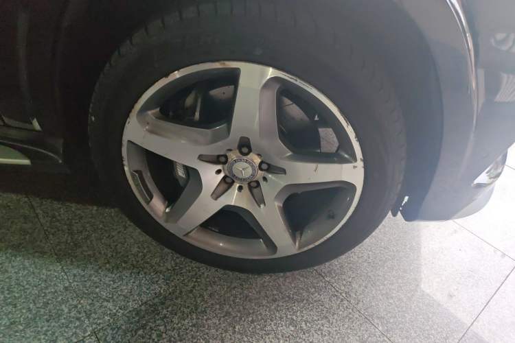 Used Mercedes-Benz GL-Class AMG 2013 AMG GL 63 Right Front Wheel Hub
