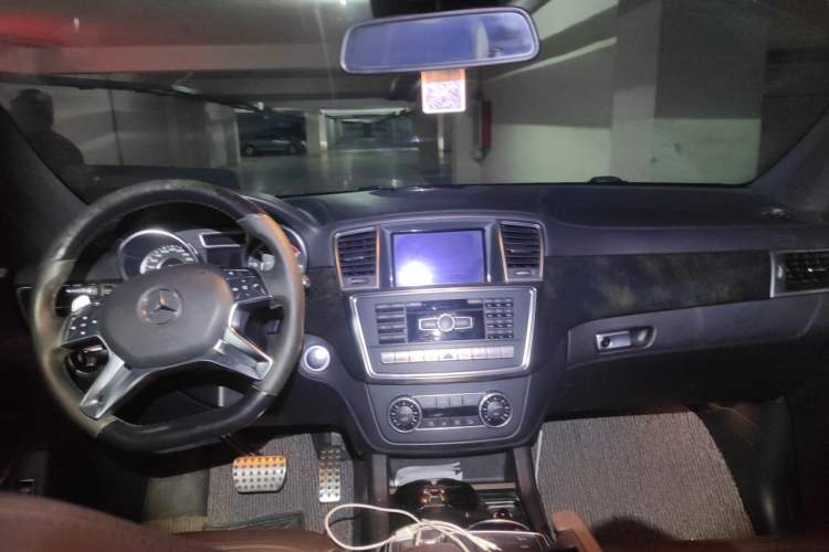 Used Mercedes-Benz GL-Class AMG 2013 AMG GL 63 Center Console