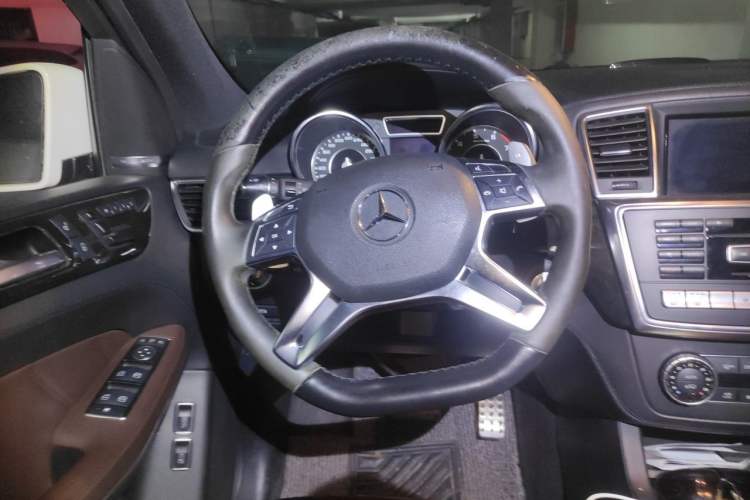 Used Mercedes-Benz GL-Class AMG 2013 AMG GL 63 Steering Wheel