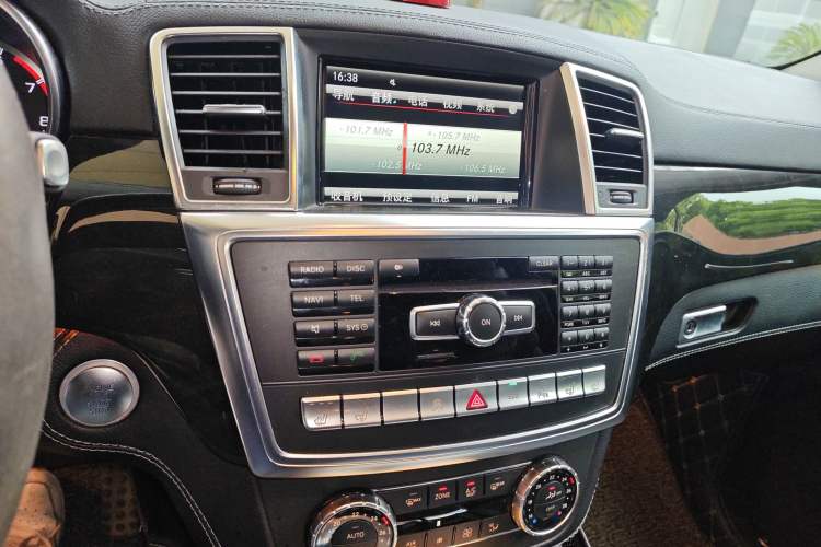 Used Mercedes-Benz GL-Class AMG 2014 AMG GL 63 Audio And AC Panel