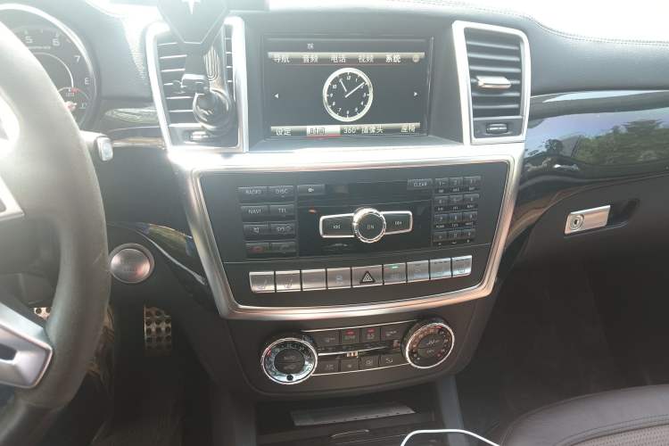 Used Mercedes-Benz GL-Class AMG 2014 AMG GL 63 Audio And AC Panel