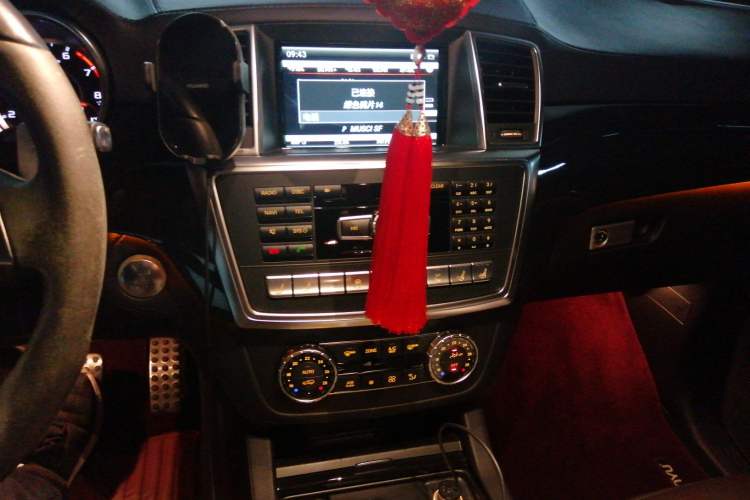 Used Mercedes-Benz GL-Class AMG 2014 AMG GL 63 Audio And AC Panel