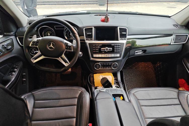 Used Mercedes-Benz GL-Class AMG 2014 AMG GL 63 Center Console