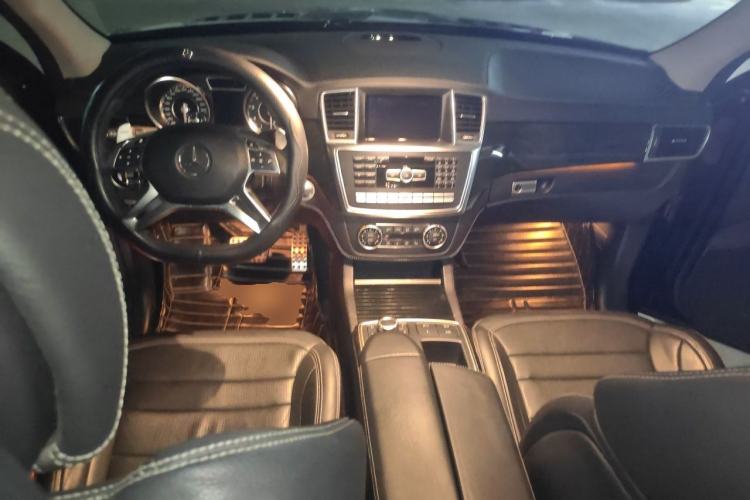 Used Mercedes-Benz GL-Class AMG 2014 AMG GL 63 Center Console