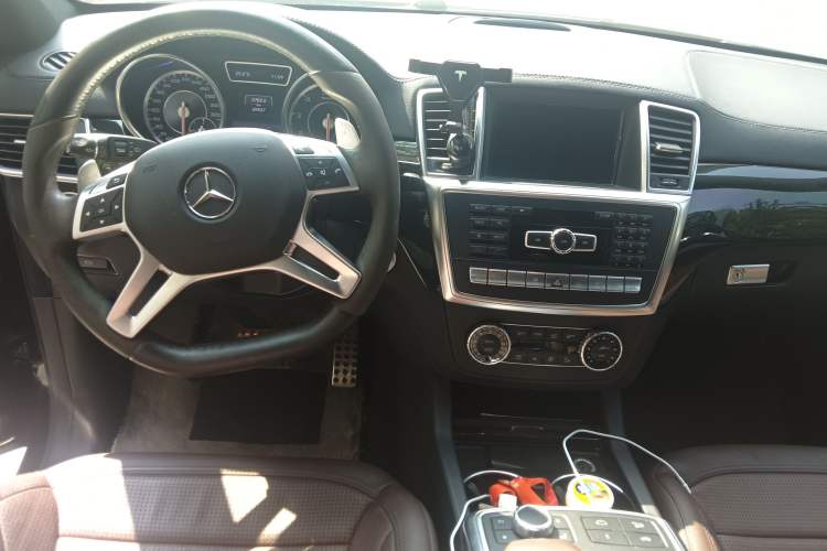 Used Mercedes-Benz GL-Class AMG 2014 AMG GL 63 Center Console