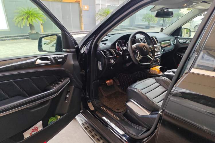 Used Mercedes-Benz GL-Class AMG 2014 AMG GL 63 Driver Seat