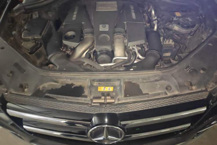 Used Mercedes-Benz GL-Class AMG 2014 AMG GL 63 Engine Bay