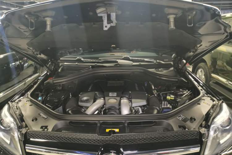 Used Mercedes-Benz GL-Class AMG 2014 AMG GL 63 Engine Bay