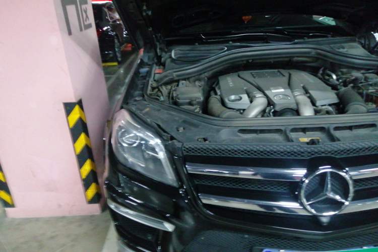 Used Mercedes-Benz GL-Class AMG 2014 AMG GL 63 Engine Bay Right