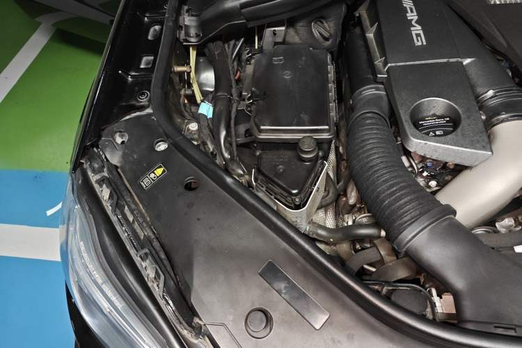 Used Mercedes-Benz GL-Class AMG 2014 AMG GL 63 Engine Bay Right